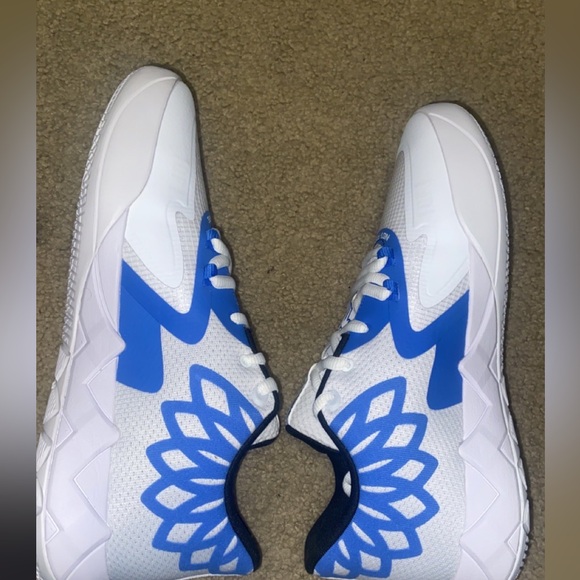 Lamelo Ball MB1 puma basketball shoes. Size Men 10.5 Blue and white - Picture 5 of 5